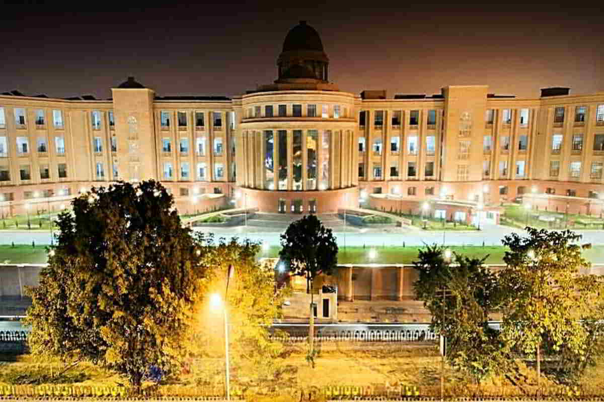 High Court Lucknow Case Status