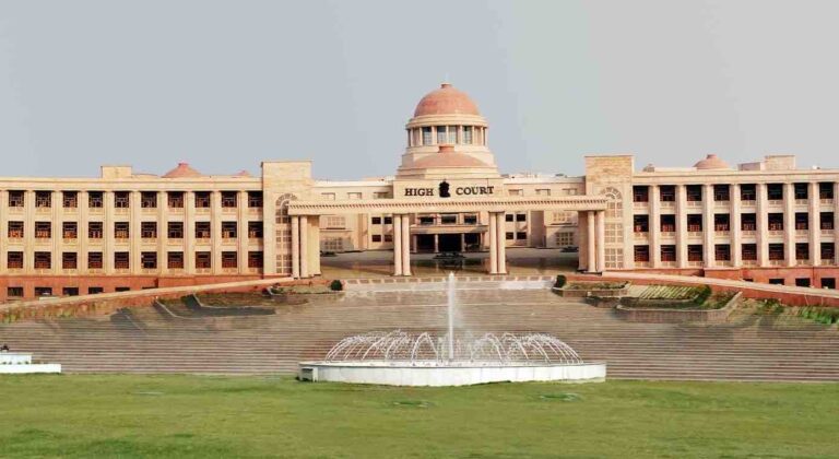 Lucknow High Court Front