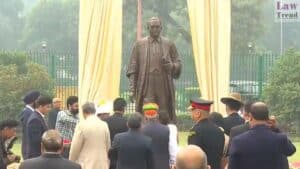 President Droupadi Murmu Unveils Statue Of Dr. BR Ambedkar At Supreme ...