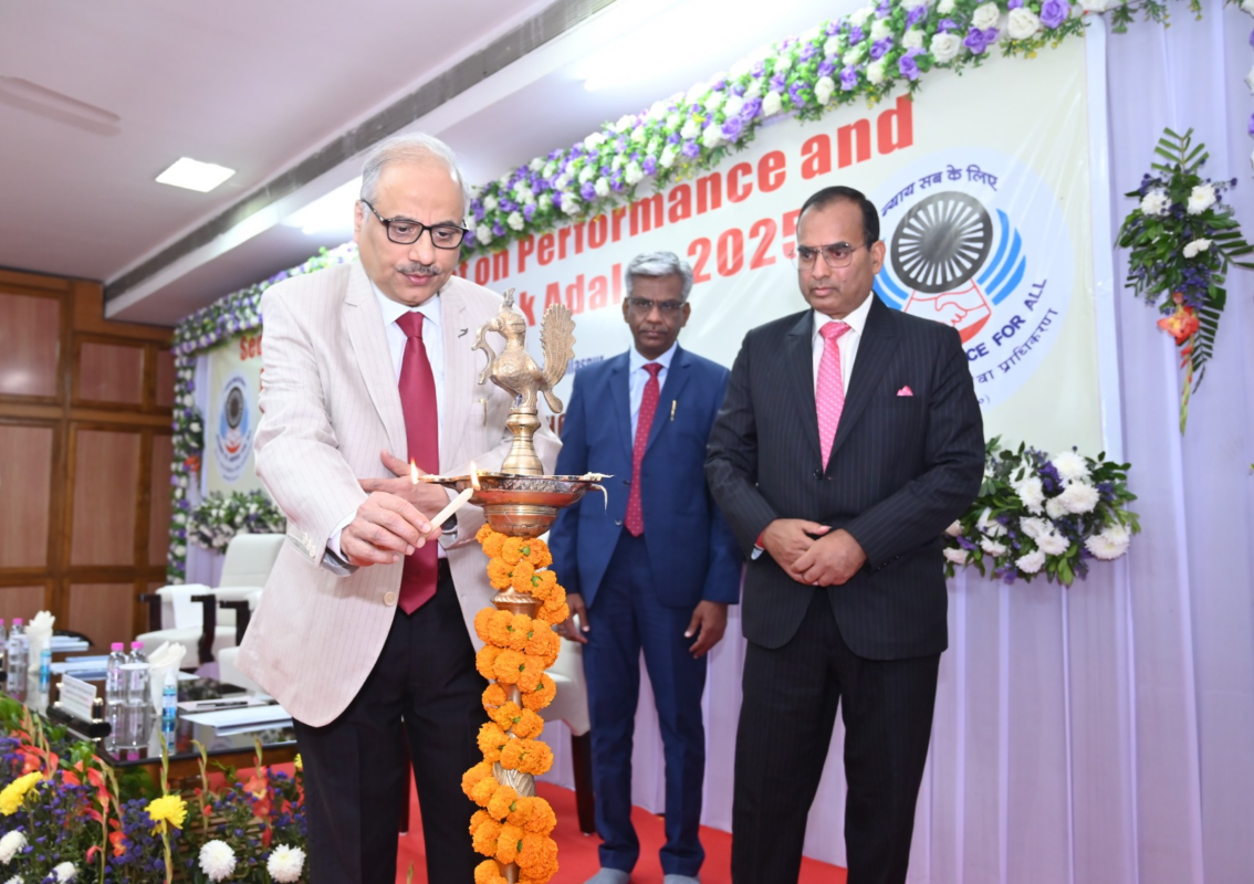CG HC Chief Justice Ramesh Sinha honours Outstanding Performers in National Lok Adalat 1 image 12